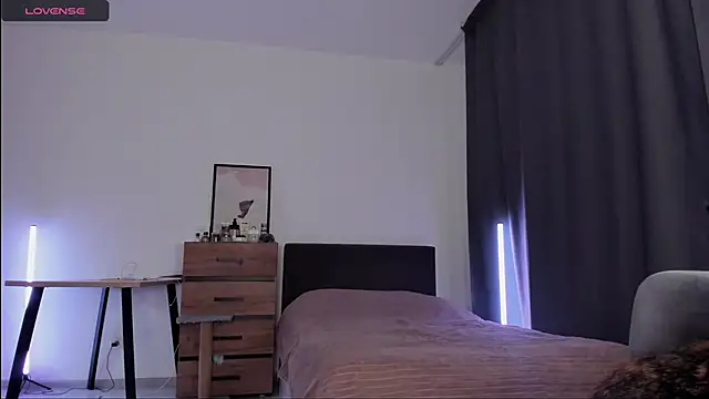 Snapshot of Alice_Dias chatting on December 22, 4:06 pm Alice Dias online show from December 22, 4:06 pm