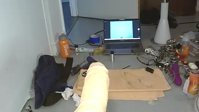 Soumis7575 online show from April 12, 10:20 am