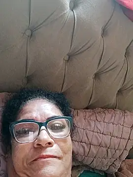 Snapshot of Delicy1 chatting on December 21, 12:23 pm Delicy1 online show from December 21, 12:23 pm