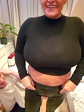 Isabellaa04 online show from November 14, 3:44 pm