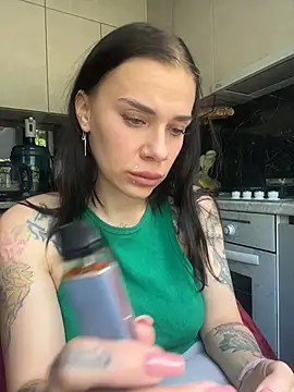 Snapshot of Queen_of_pain chatting on June 11, 7:06 am Queen of pain online show from June 11, 7:06 am