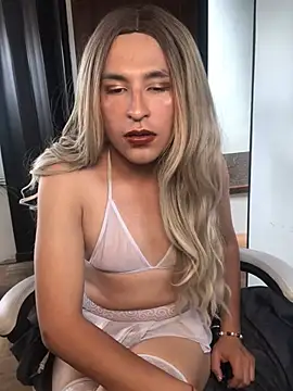 Snapshot of Aly_scarf chatting on February 17, 4:48 pm Aly scarf online show from February 17, 4:48 pm