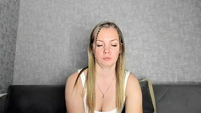 iam Venus online show from January 31, 8:07 pm