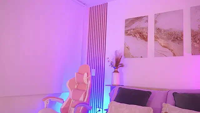 LillyThompson online show from February 2, 11:03 pm