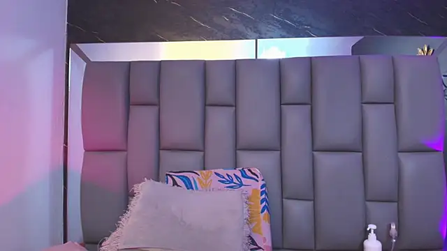  MiaBrown  online show from November 20, 12:05 pm