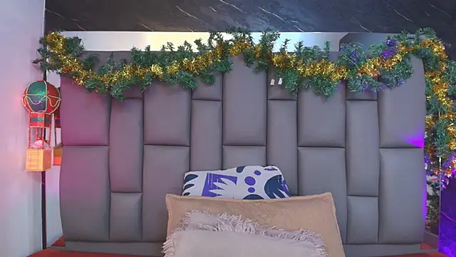  MiaBrown  online show from December 5, 12:03 pm