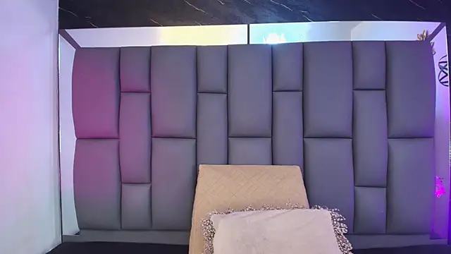  MiaBrown  online show from March 6, 12:12 pm