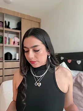 Nicollemays online show from December 2, 5:08 pm