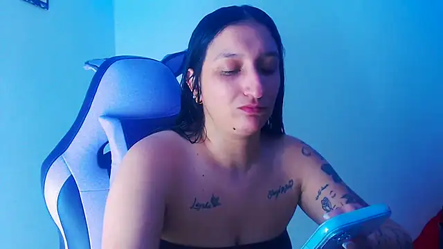 Snapshot of liz_dirty chatting on January 11, 10:04 pm liz dirty online show from January 11, 10:04 pm