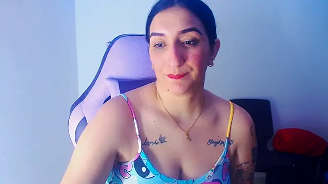 Snapshot of liz_dirty chatting on February 8, 10:57 pm liz dirty online show from February 8, 10:57 pm