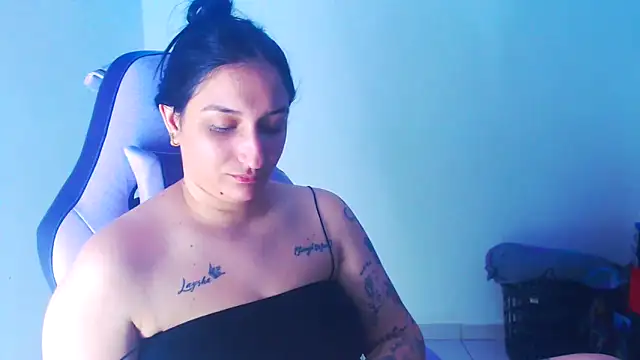 Snapshot of liz_dirty chatting on February 20, 10:43 pm liz dirty online show from February 20, 10:43 pm