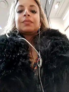 Snapshot of Cute_Anissa chatting on December 23, 1:24 pm Cute Anissa online show from December 23, 1:24 pm