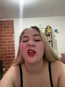Snapshot of Celestedubois chatting on May 8, 9:20 pm Celestedubois online show from May 8, 9:20 pm