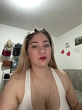 Snapshot of Celestedubois chatting on May 18, 10:48 pm Celestedubois online show from May 18, 10:48 pm
