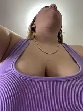 Snapshot of Celestedubois chatting on June 19, 11:41 pm Celestedubois online show from June 19, 11:41 pm