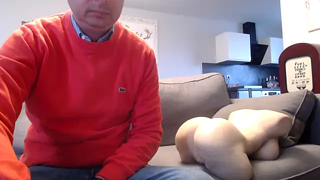 Snapshot of freddy0222222 chatting on June 4, 5:35 am freddy0222222 online show from June 4, 5:35 am