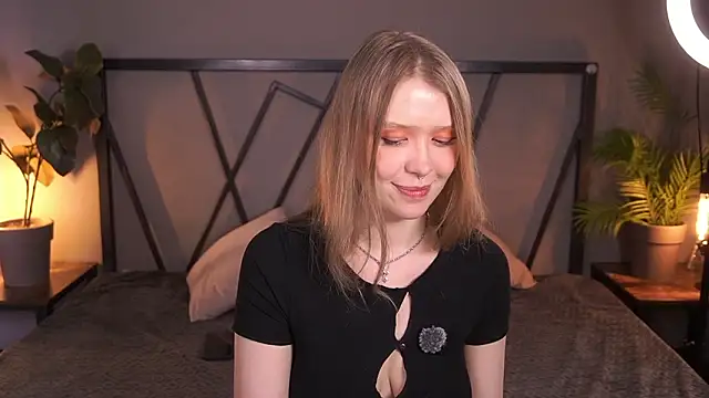 Snapshot of TataCoy chatting on March 15, 4:35 pm TataCoy online show from March 15, 4:35 pm