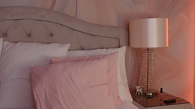 Snapshot of GingerEllis chatting on January 26, 9:51 am GingerEllis online show from January 26, 9:51 am