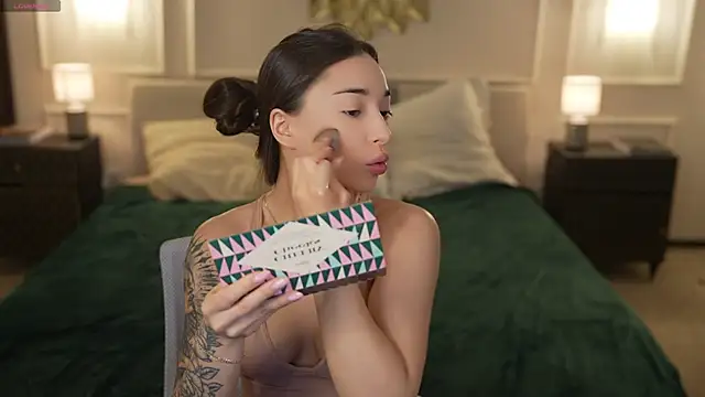 Snapshot of Jasmine_Flow chatting on February 21, 8:26 am Jasmine Flow online show from February 21, 8:26 am