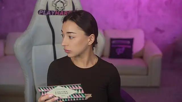 Snapshot of Jasmine_Flow chatting on February 25, 8:13 am Jasmine Flow online show from February 25, 8:13 am