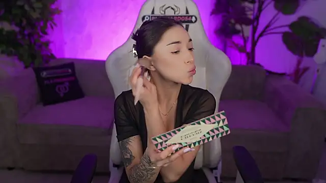 Snapshot of Jasmine_Flow chatting on March 3, 8:42 am Jasmine Flow online show from March 3, 8:42 am