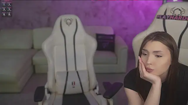 Snapshot of Jasmine_Flow chatting on March 6, 8:11 am Jasmine Flow online show from March 6, 8:11 am