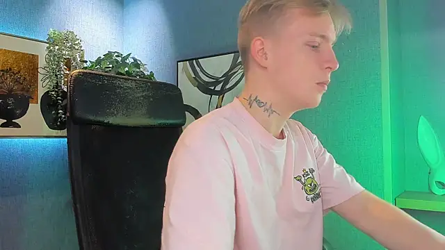 AlexxSweet online show from November 16, 6:52 am