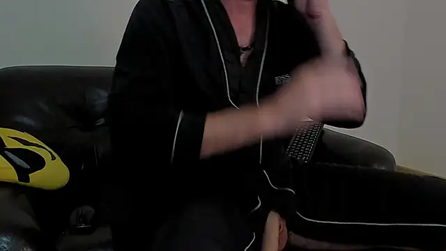 Snapshot of KingMalcom chatting on July 26, 9:05 am KingMalcom online show from July 26, 9:05 am