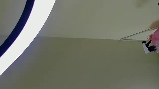 nalalye cruzz  online show from February 14, 2:39 am