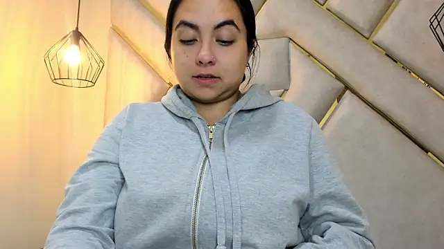 nalalye cruzz  online show from February 14, 8:42 am