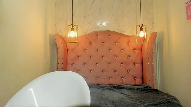 nalalye cruzz  online show from October 1, 3:01 am