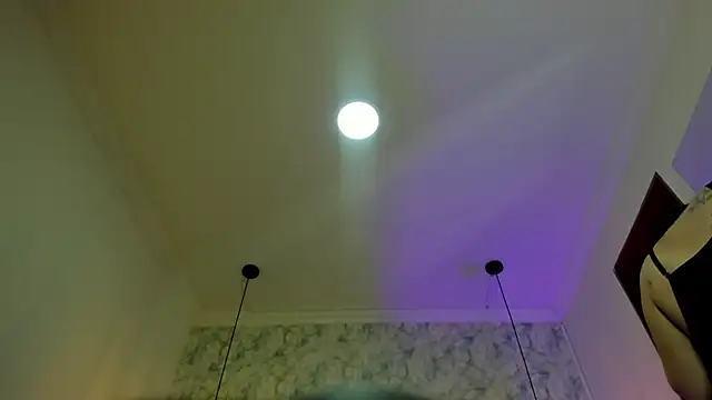 nalalye cruzz  online show from October 21, 3:29 am