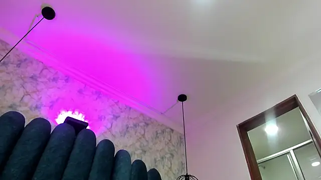 Snapshot of nalalye_cruzz_ chatting on June 20, 1:52 am nalalye cruzz online show from June 20, 1:52 am