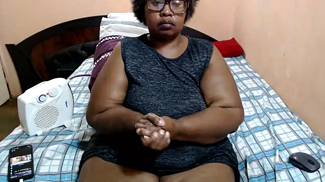Snapshot of ZOQULUx chatting on May 10, 6:24 pm ZOQULUx online show from May 10, 6:24 pm