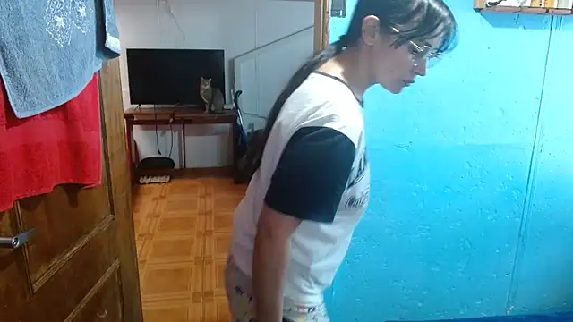 Snapshot of clarisse69 chatting on February 24, 3:31 pm clarisse69 online show from February 24, 3:31 pm