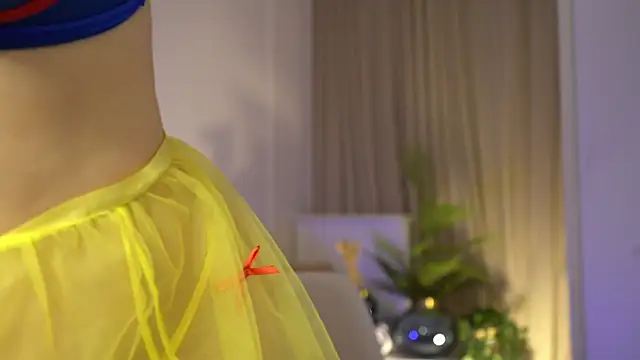 VixenMia online show from December 20, 3:47 am