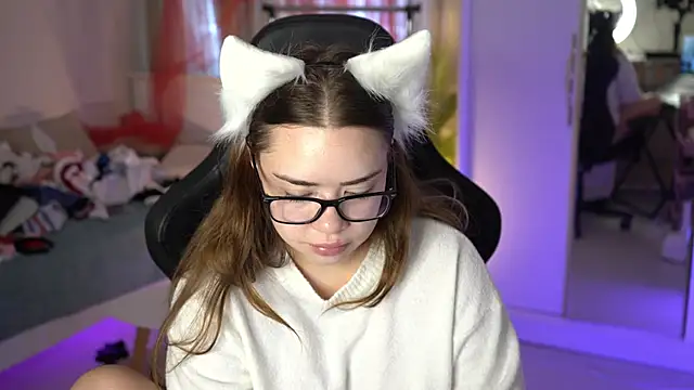 VixenMia online show from December 23, 7:38 am