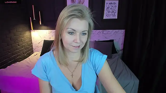 Annie Light online show from January 24, 9:06 am