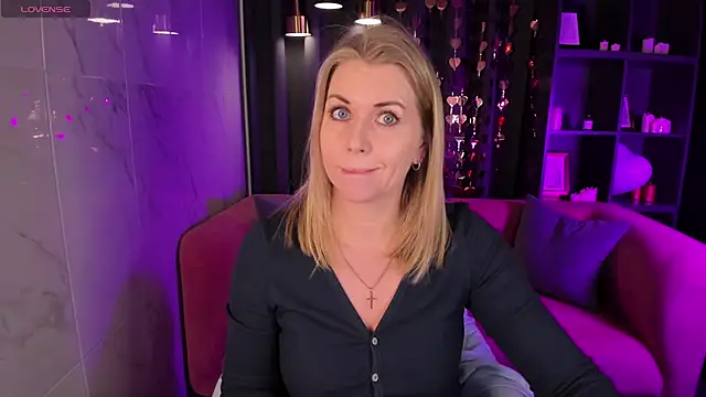 Annie Light online show from February 20, 6:06 am