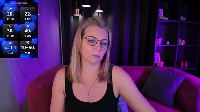 Annie Light online show from March 4, 6:04 am