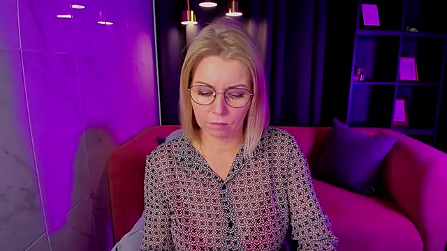 Annie Light online show from October 9, 5:38 am