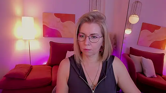 Annie Light online show from November 12, 5:52 am