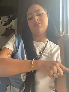 Luisa Fernandaa online show from February 22, 6:28 pm