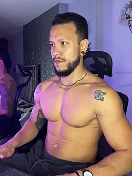 ARON TAYLER01 online show from November 13, 10:36 am