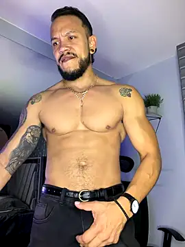 ARON TAYLER01 online show from December 21, 10:33 am