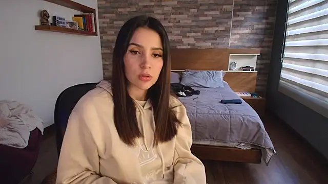 Snapshot of alicewilloww chatting on October 24, 9:11 pm alicewilloww online show from October 24, 9:11 pm