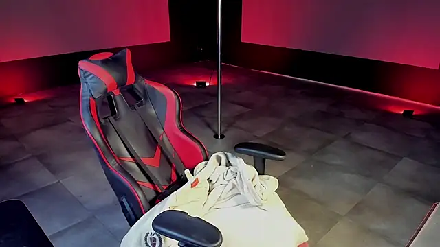 dirty-boss online show from February 28, 1:47 pm