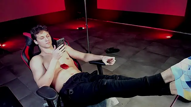 dirty-boss online show from March 20, 12:19 am