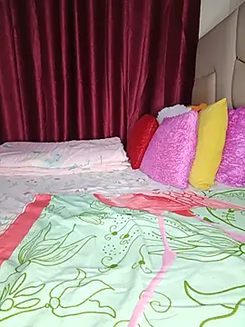 Snapshot of NicRaisaa chatting on July 18, 4:27 am NicRaisaa online show from July 18, 4:27 am