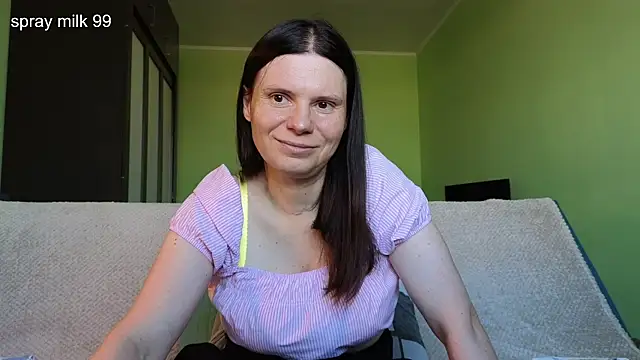 Snapshot of Liisa_ chatting on June 25, 6:51 am Liisa online show from June 25, 6:51 am